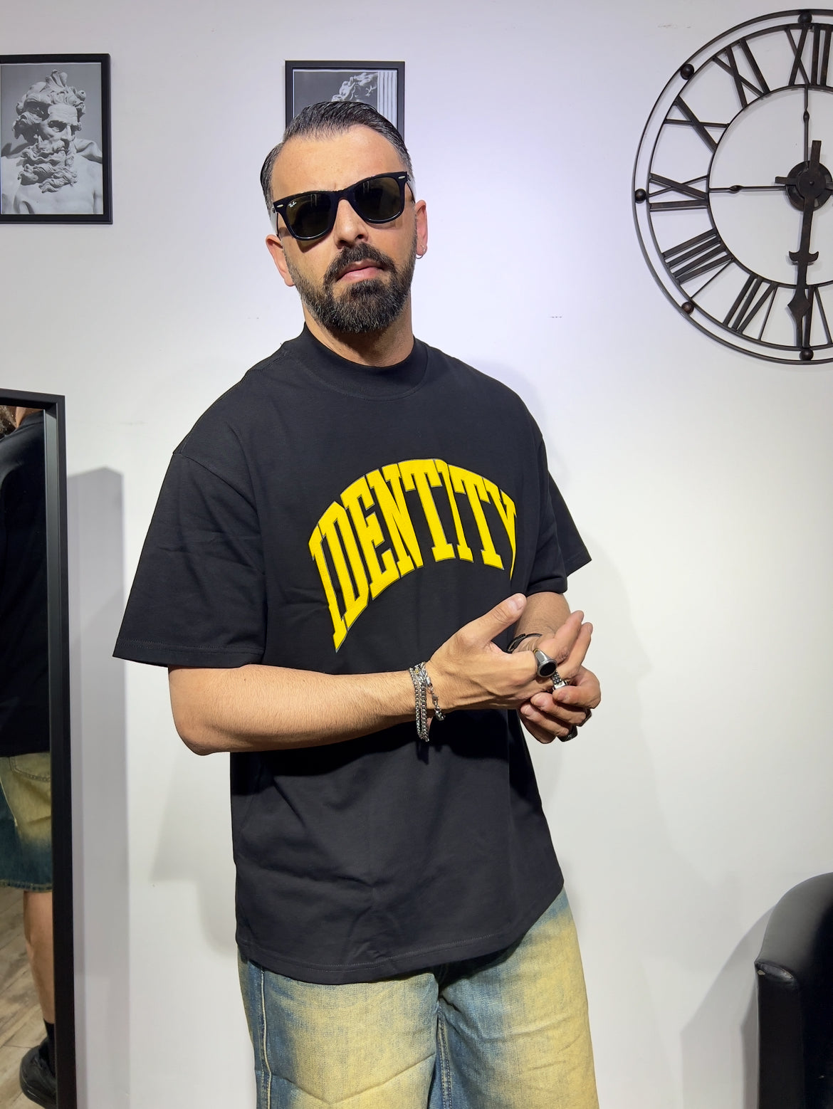 T-SHIRT IDENTITY